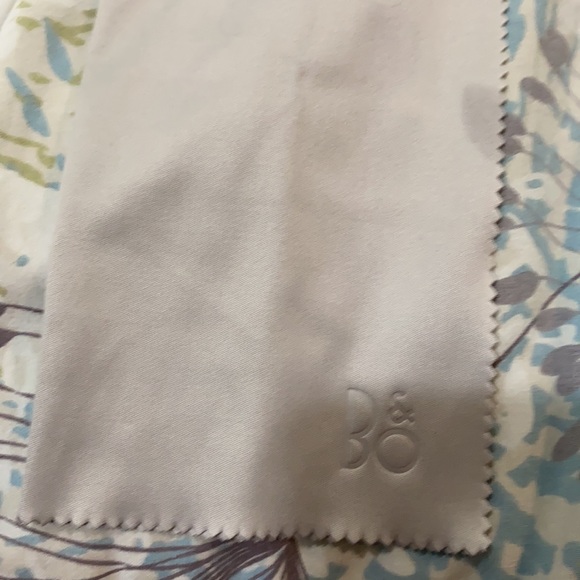 Luxury headphones - Picture 9 of 14